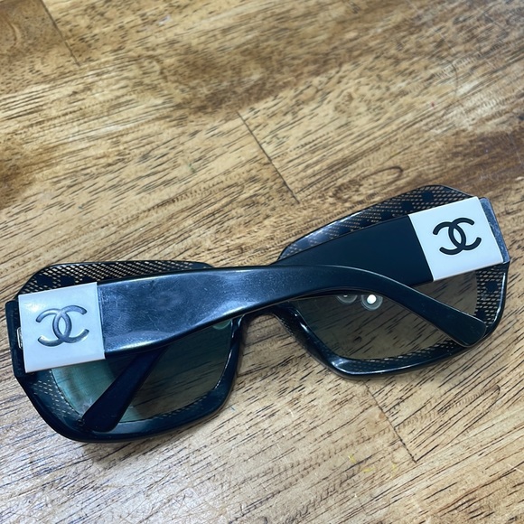 CHANEL Sunglasses 5146A - Picture 7 of 7
